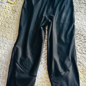 Women’s Size: Small HEX tights with knee pads basketball NWT.